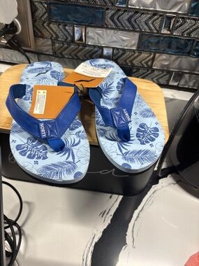 NOR Blue Tropical Print Women's Flip-Flop Sandals